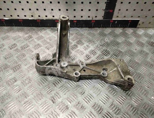 Кронштейн крепления балки подвески Volkswagen Golf V (1K) 2004-2009  Volkswagen Golf Golf V (1K) 2004-2009