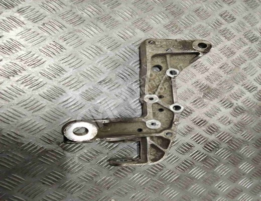 Кронштейн крепления рычага передней подвески Volkswagen Golf V (1K) 2004-2009  Volkswagen Golf Golf V (1K) 2004-2009