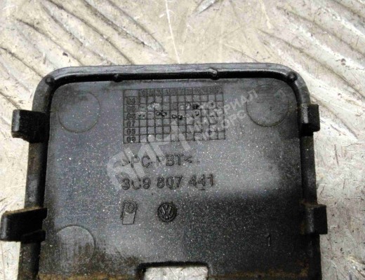 Заглушка (решетка) в бампер задний Volkswagen Passat B6 (3C) 2005-2010  Volkswagen Passat Passat B6 (3C) 2005-2010