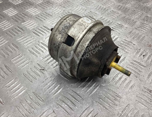 Подушка крепления двигателя Volkswagen Passat B5+ (3B) 2000-2005 рестайлинг  Volkswagen Passat Passat B5+ (3B) 2000-2005 рестайлинг