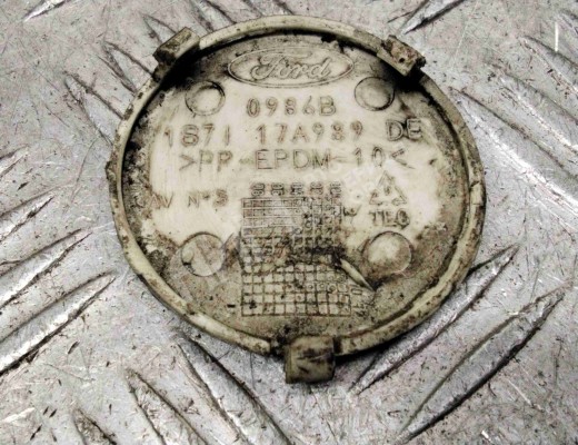 Заглушка (решетка) в бампер передний Ford Mondeo III 2000-2003  Ford Mondeo Mondeo III 2000-2003