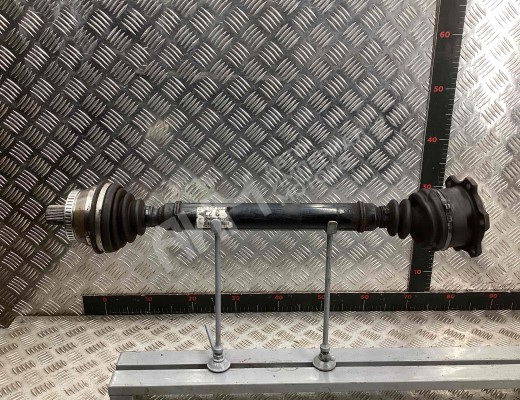 Полуось передняя правая (приводной вал, ШРУС) Audi A6 C5 (4B) 1997-2001  Audi A6 A6 C5 (4B) 1997-2001