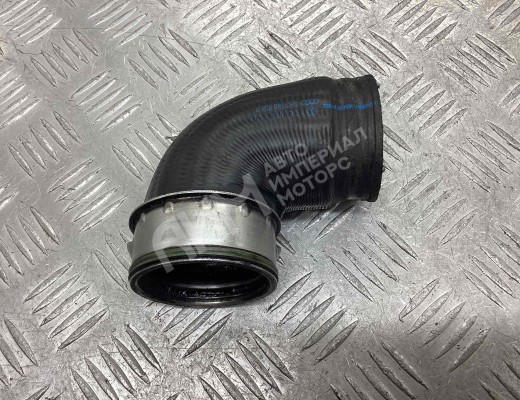Патрубок интеркулера Volkswagen Passat B5+ (3B) 2000-2005 рестайлинг  Volkswagen Passat Passat B5+ (3B) 2000-2005 рестайлинг