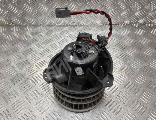 Моторчик печки Chrysler Voyager IV (RG) 2001-2008  Chrysler Voyager Voyager IV (RG) 2001-2008