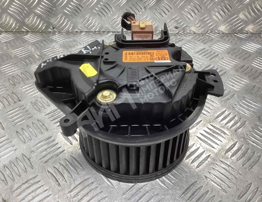 Моторчик печки Audi A4 B6 (8EC, 8E5) 2000-2004  Audi A4 A4 B6 (8EC, 8E5) 2000-2004