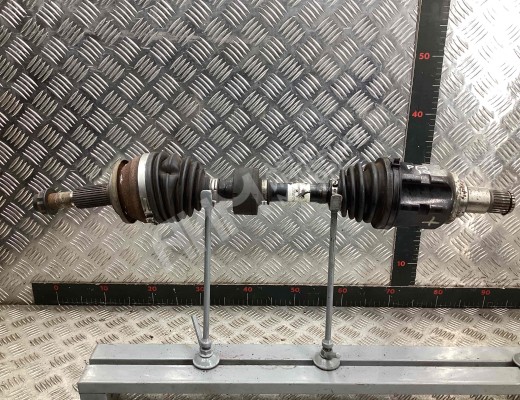 Полуось передняя левая (приводной вал, ШРУС) Toyota Avensis III (T270) 2008-2015  Toyota Avensis Avensis III (T270) 2008-2015