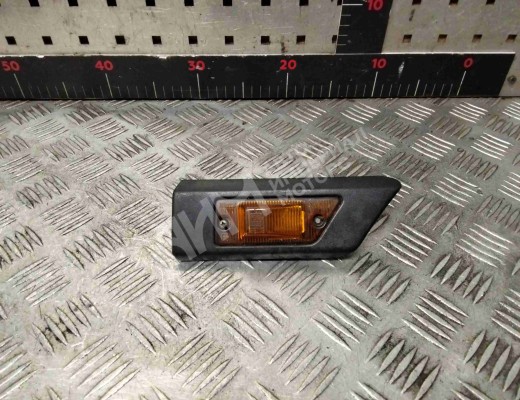 Молдинг крыла переднего правого Mazda 323F I (BG) 1989-1994  Mazda 323F 323F I (BG) 1989-1994