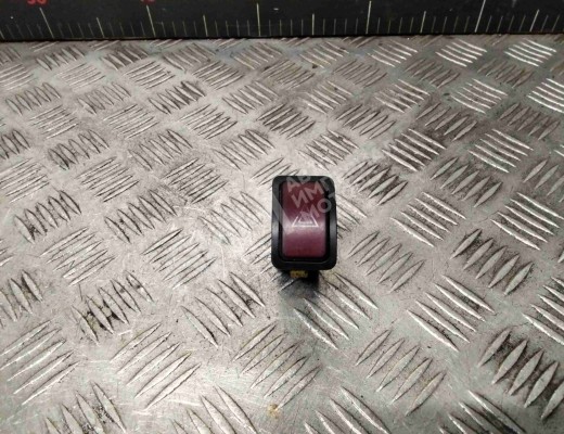 Кнопка аварийной сигнализации Mazda 323F I (BG) 1989-1994  Mazda 323F 323F I (BG) 1989-1994