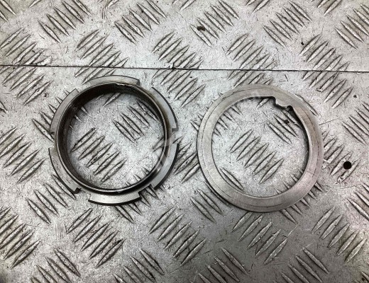 Гайка ступицы Mercedes Vario (W670) 1996-2013  Mercedes Vario Vario (W670) 1996-2013