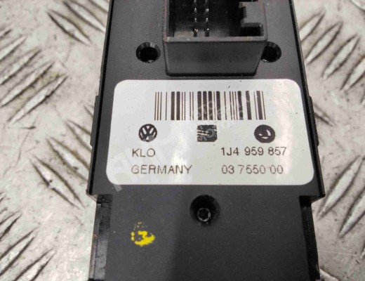 Блок управления стеклоподъемниками Volkswagen Passat B5 (3B) 1996-2000  Volkswagen Passat Passat B5 (3B) 1996-2000