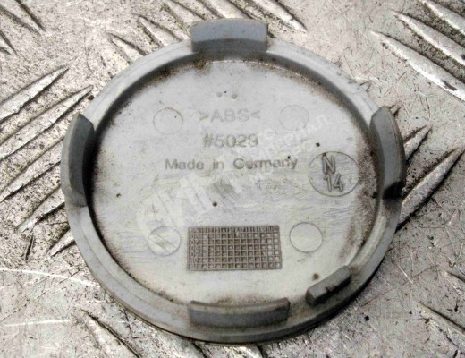 Колпачок литого диска Audi A4 B6 (8EC, 8E5) 2000-2004  Audi A4 A4 B6 (8EC, 8E5) 2000-2004
