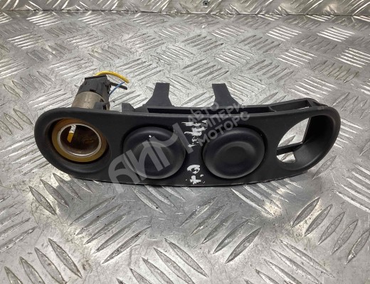 Прикуриватель Renault Master II 1998-2010  Renault Master Master II 1998-2010