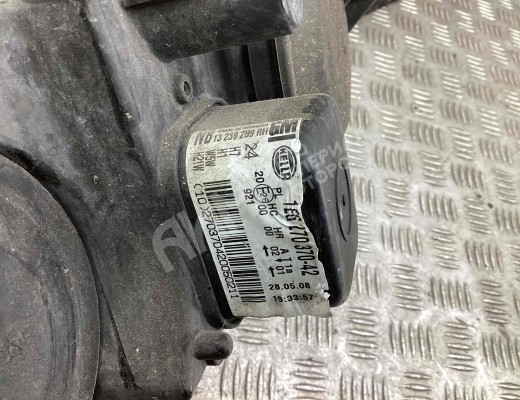 Фара правая Opel Astra H 2007-2010 рестайлинг  Opel Astra Astra H 2007-2010 рестайлинг