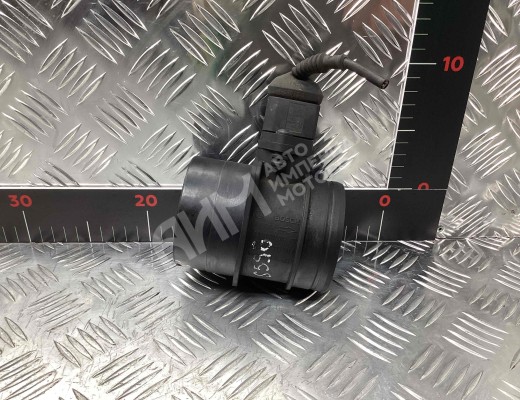 Расходомер воздуха Volkswagen Passat B5+ (3B) 2000-2005 рестайлинг  Volkswagen Passat Passat B5+ (3B) 2000-2005 рестайлинг