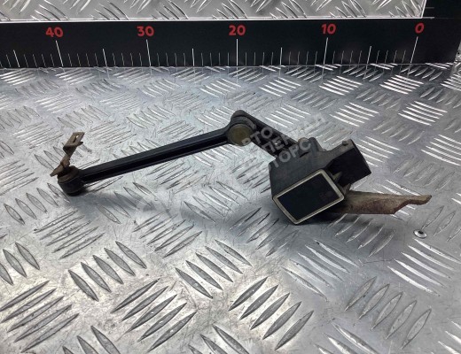 Датчик положения кузова Audi A6 C5 (4B) 1997-2001  Audi A6 A6 C5 (4B) 1997-2001