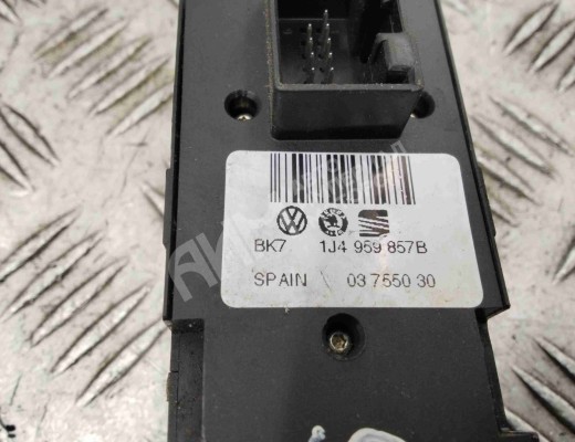 Блок управления стеклоподъемниками Volkswagen Passat B5+ (3B) 2000-2005 рестайлинг  Volkswagen Passat Passat B5+ (3B) 2000-2005 рестайлинг