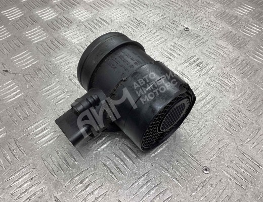 Расходомер воздуха Volkswagen Passat B5+ (3B) 2000-2005 рестайлинг  Volkswagen Passat Passat B5+ (3B) 2000-2005 рестайлинг