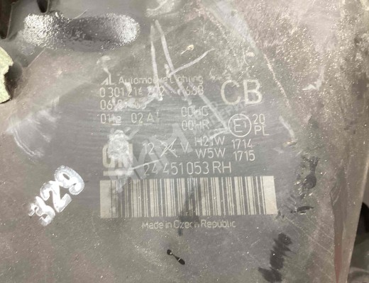 Фара правая Opel Zafira B 2005-2008  Opel Zafira Zafira B 2005-2008