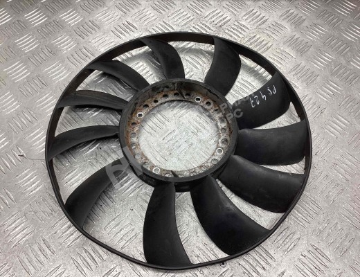 Крыльчатка вентилятора (лопасти) Volkswagen Passat B5+ (3B) 2000-2005 рестайлинг  Volkswagen Passat Passat B5+ (3B) 2000-2005 рестайлинг