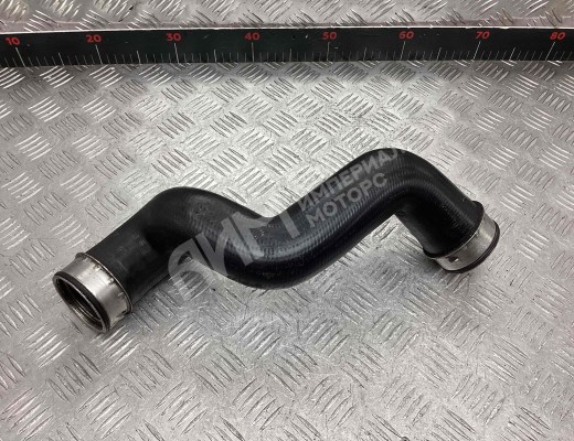 Патрубок интеркулера Volkswagen Passat B5+ (3B) 2000-2005 рестайлинг  Volkswagen Passat Passat B5+ (3B) 2000-2005 рестайлинг