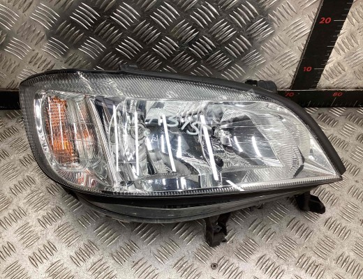 Фара правая Opel Zafira A 2003-2005 рестайлинг  Opel Zafira Zafira A 2003-2005 рестайлинг