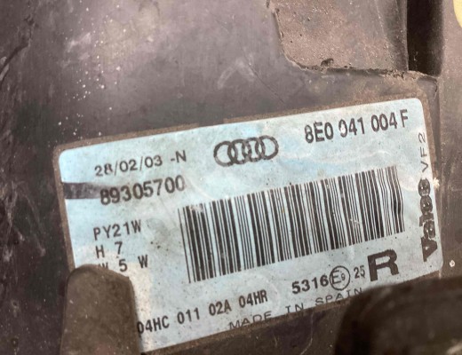 Фара правая Audi A4 B6 (8EC, 8E5) 2000-2004  Audi A4 A4 B6 (8EC, 8E5) 2000-2004