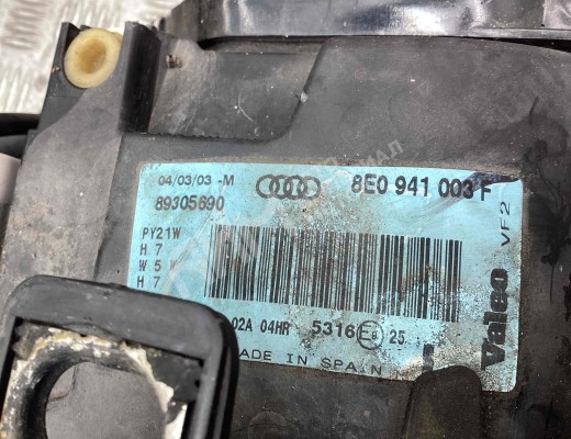 Фара левая Audi A4 B6 (8EC, 8E5) 2000-2004  Audi A4 A4 B6 (8EC, 8E5) 2000-2004