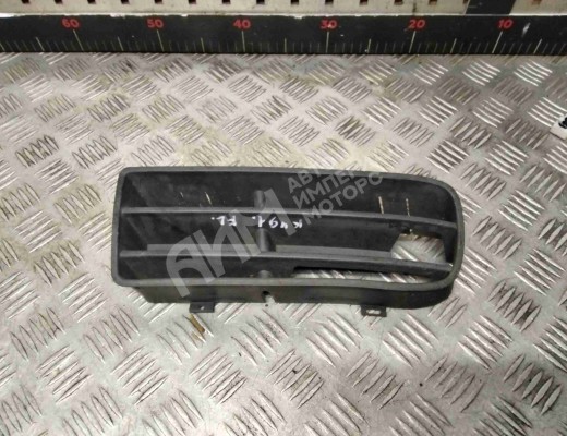Заглушка (решетка) в бампер передний Volkswagen Golf IV (1J) 1997-2004  Volkswagen Golf Golf IV (1J) 1997-2004