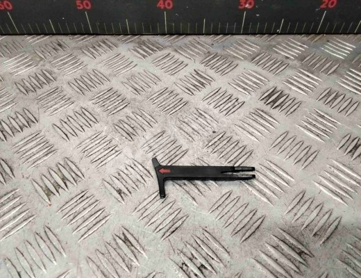 Ручка открывания капота Volkswagen Golf IV (1J) 1997-2004  Volkswagen Golf Golf IV (1J) 1997-2004