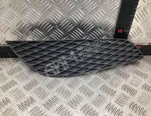 Заглушка (решетка) в бампер передний Opel Astra H 2007-2010 рестайлинг  Opel Astra Astra H 2007-2010 рестайлинг