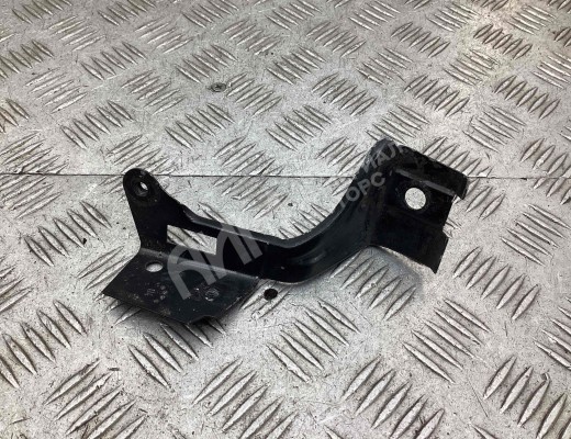 Кронштейн крепления крыла переднего левого Volkswagen Passat B5 (3B) 1996-2000  Volkswagen Passat Passat B5 (3B) 1996-2000