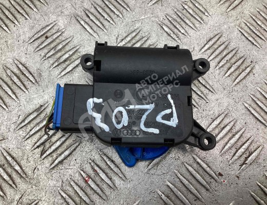 Моторчик заслонки печки Audi A4 B7 (8EC, 8ED) 2004-2008  Audi A4 A4 B7 (8EC, 8ED) 2004-2008