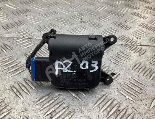 Моторчик заслонки печки Audi A4 B7 (8EC, 8ED) 2004-2008  Audi A4 A4 B7 (8EC, 8ED) 2004-2008