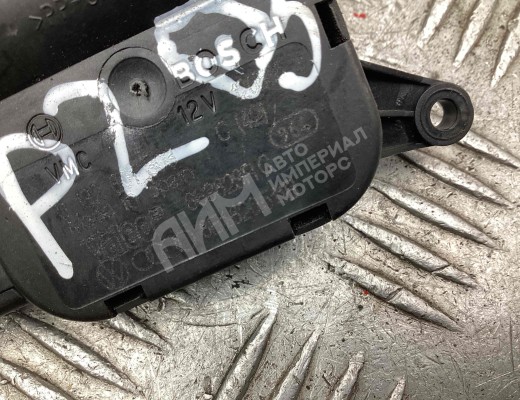 Моторчик заслонки печки Audi A4 B7 (8EC, 8ED) 2004-2008  Audi A4 A4 B7 (8EC, 8ED) 2004-2008