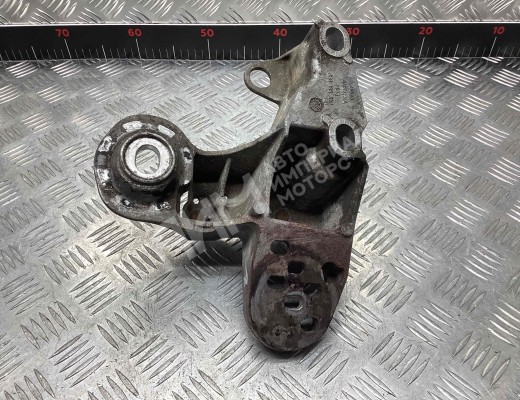 Кронштейн стабилизатора Audi A4 B7 (8EC, 8ED) 2004-2008  Audi A4 A4 B7 (8EC, 8ED) 2004-2008