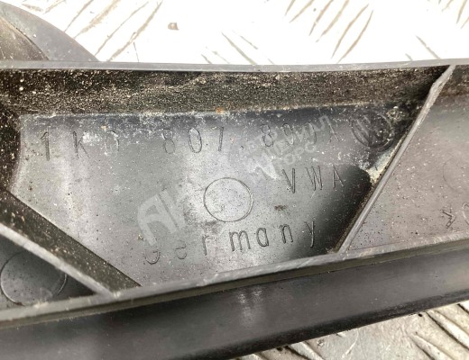 Кронштейн крепления бампера переднего Volkswagen Golf V (1K) 2004-2009  Volkswagen Golf Golf V (1K) 2004-2009