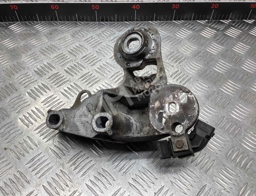 Кронштейн стабилизатора Audi A4 B7 (8EC, 8ED) 2004-2008  Audi A4 A4 B7 (8EC, 8ED) 2004-2008