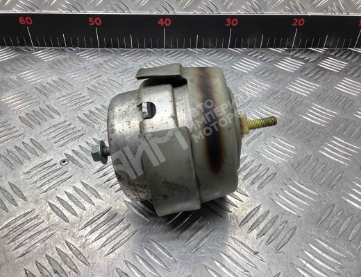 Подушка крепления двигателя Audi A4 B7 (8EC, 8ED) 2004-2008  Audi A4 A4 B7 (8EC, 8ED) 2004-2008