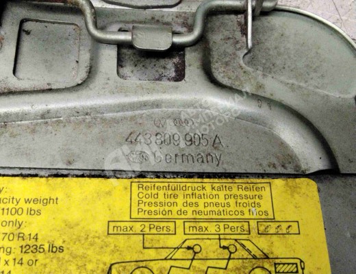 Лючок топливного бака Audi 100 C3 1982-1991  Audi 100 100 C3 1982-1991