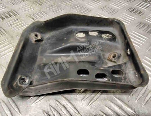 Кронштейн крепления бампера переднего Audi 100 C3 1982-1991  Audi 100 100 C3 1982-1991