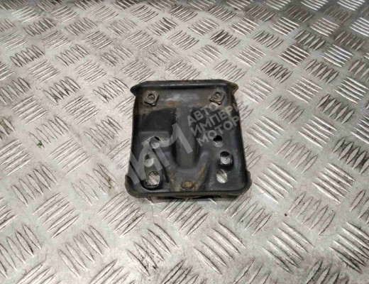 Кронштейн крепления бампера переднего Audi 100 C3 1982-1991  Audi 100 100 C3 1982-1991