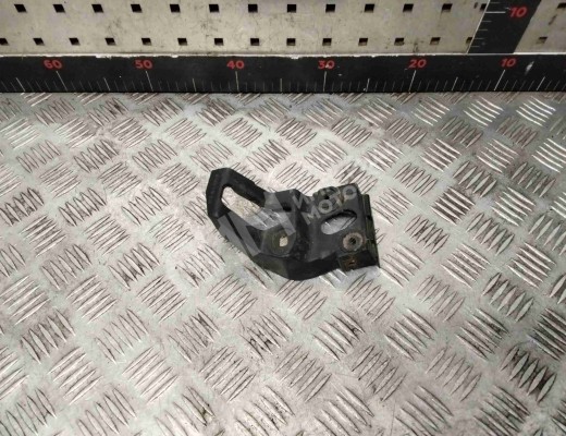 Кронштейн крепления порога Audi A4 B7 (8EC, 8ED) 2004-2008  Audi A4 A4 B7 (8EC, 8ED) 2004-2008