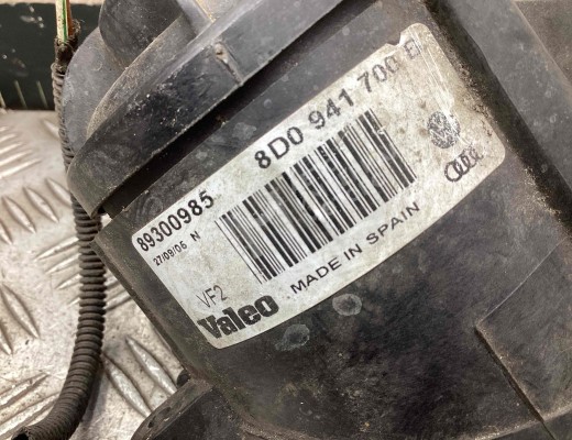 Фара противотуманная правая Audi A4 B5 (8D) 1999-2001 рестайлинг  Audi A4 A4 B5 (8D) 1999-2001 рестайлинг