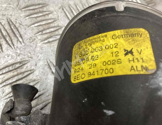 Фара противотуманная правая Audi A4 B6 (8EC, 8E5) 2000-2004  Audi A4 A4 B6 (8EC, 8E5) 2000-2004