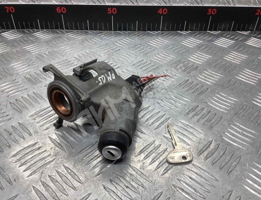 Замок зажигания Volkswagen Polo II (86C) 1981-1994  Volkswagen Polo Polo II (86C) 1981-1994