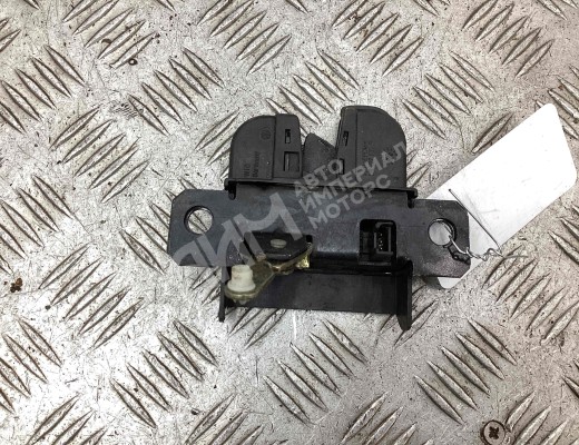 Замок багажника Volkswagen Golf IV (1J) 1997-2004  Volkswagen Golf Golf IV (1J) 1997-2004