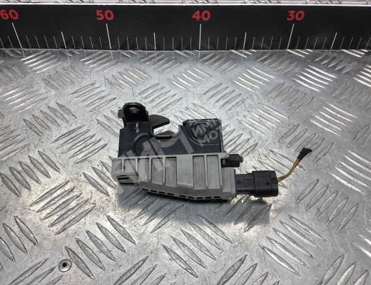 Замок капота Mercedes E (W212) 2009-2013  Mercedes E E (W212) 2009-2013