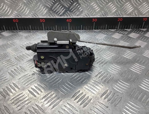 Замок двери передней левой Audi A4 B6 (8EC, 8E5) 2000-2004  Audi A4 A4 B6 (8EC, 8E5) 2000-2004