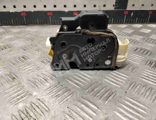 Замок двери передней левой Audi A4 B7 (8EC, 8ED) 2004-2008  Audi A4 A4 B7 (8EC, 8ED) 2004-2008