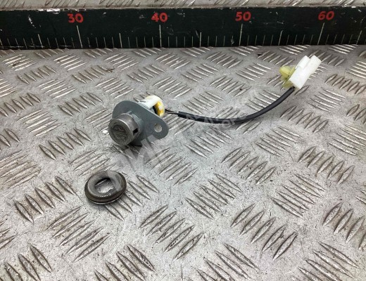 Личинка замка багажника Hyundai Trajet 2004-2008 рестайлинг  Hyundai Trajet Trajet 2004-2008 рестайлинг